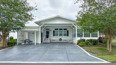 Mobile Home at 932 W Norman St Lady Lake, FL 32159