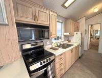 1992 Park Manufactured Home