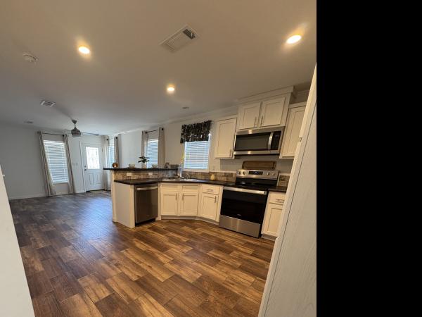 2023 Homes of Merit Community HOMCS-HC4522B Mobile Home