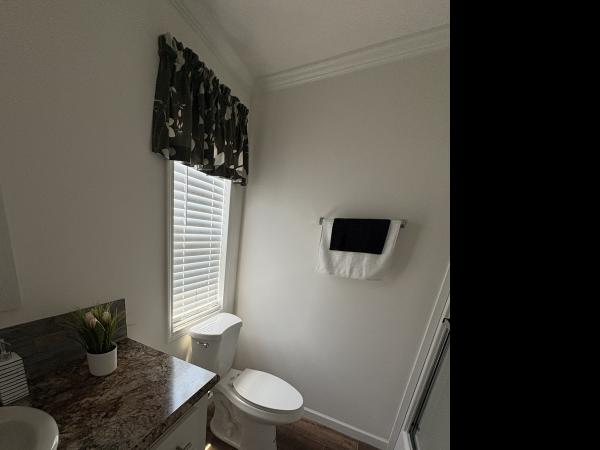 2023 Homes of Merit Community HOMCS-HC4522B Mobile Home