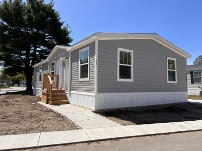 Mobile Home at 57 East Fox Run Holland, OH 43528
