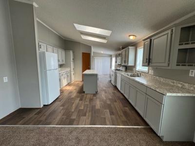 Mobile Home at 28433 Spruce Flat Rock, MI 48134