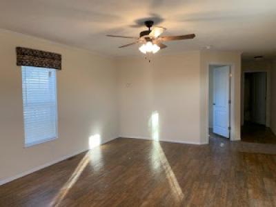Photo 3 of 21 of home located at 4407 Daisy Lane #141 Traverse City, MI 49685