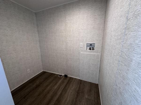 2022 1676257HRN  Home