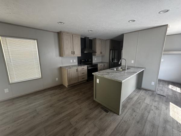 2024 76CEJ16663AH24  Home