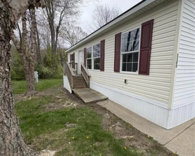 Mobile Home at 3380 W River Birch Dr Lot 20 Madison, IN 47250