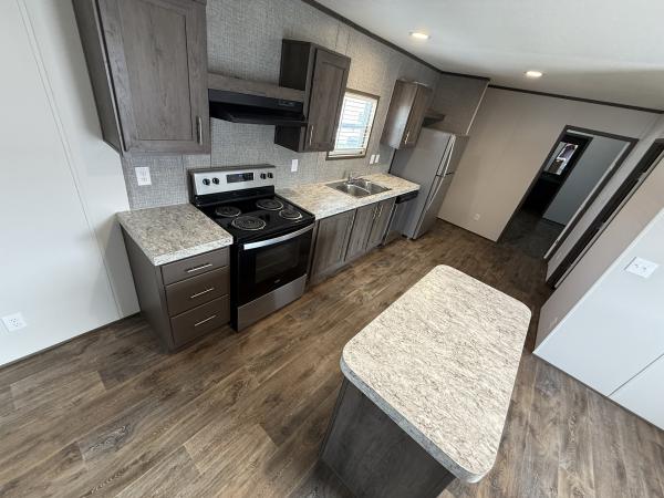 2022 240PU16763U  Home