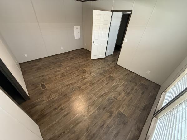 2022 240PU16763U  Home