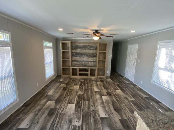 2019 SILVER SPUR 331  Home