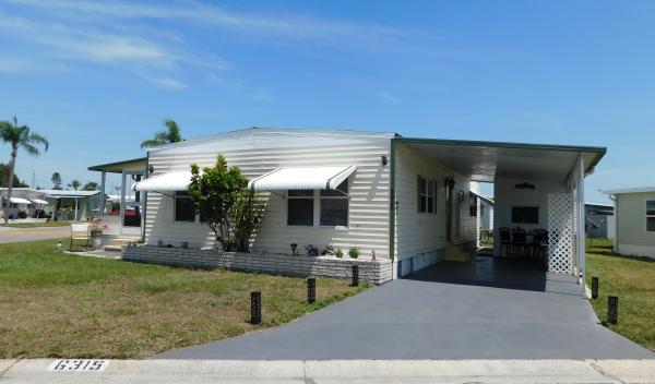 Photo 1 of 2 of home located at 6315 Tahitian Drive Bradenton, FL 34207