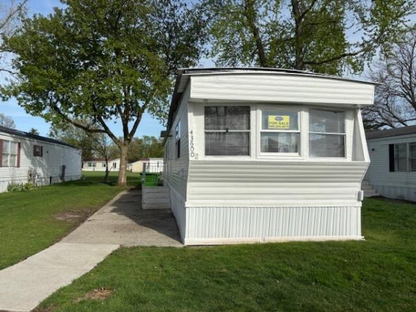 1967 Holly Park Manufactured Home