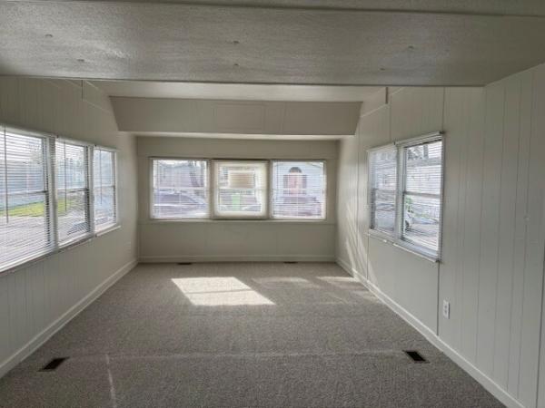 1967 Holly Park Manufactured Home