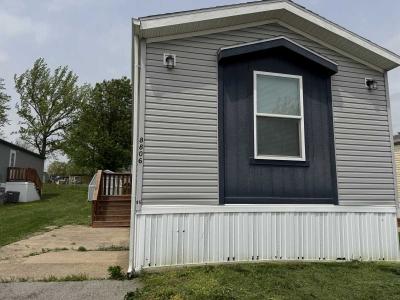 Photo 4 of 16 of home located at 8701 NE 107th Pl #95 Kansas City, MO 64157