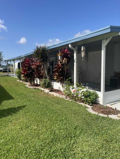 Photo 9 of 30 of home located at 4425 Us Hwy 441 S Lot #10 Okeechobee, FL 34974