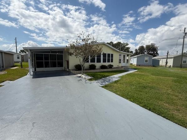 1985  Mobile Home For Sale