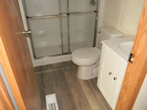 2000 Holly park Manufactured Home