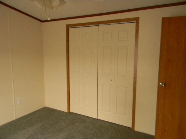 2000 Holly park Manufactured Home