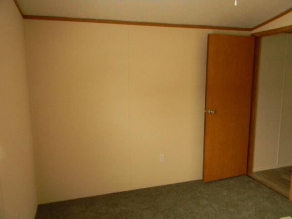 2000 Holly park Manufactured Home