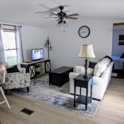 Photo 4 of 10 of home located at 944 Reynolds Rd Lot 94 Lakeland, FL 33801