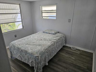 Photo 5 of 19 of home located at 10802 1st Way N Saint Petersburg, FL 33716