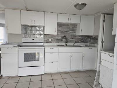 Photo 2 of 19 of home located at 10802 1st Way N Saint Petersburg, FL 33716