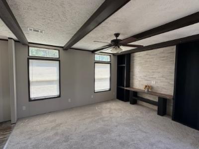 Photo 4 of 18 of home located at 12657 North Us Hwy 231 Cottonwood, AL 36320