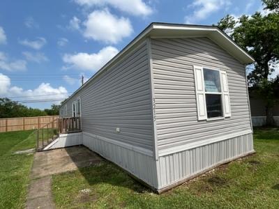 Mobile Home at 3215 E Plantation Dr La Porte, TX 77571