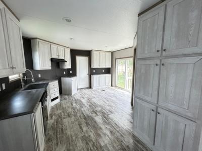 Photo 3 of 10 of home located at 3215 E Plantation Dr La Porte, TX 77571