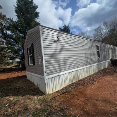 Photo 3 of 14 of home located at 2021B Hattons Ford Rd Townville, SC 29689