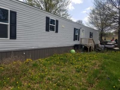 Photo 2 of 15 of home located at 918 Cimarron Trl Gardner, KS 66030