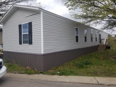 Photo 3 of 15 of home located at 918 Cimarron Trl Gardner, KS 66030