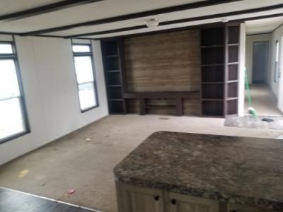 Photo 4 of 15 of home located at 918 Cimarron Trl Gardner, KS 66030