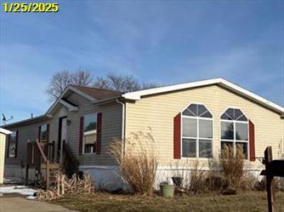 Mobile Home at 6 Swan Ln Beecher, IL 60401