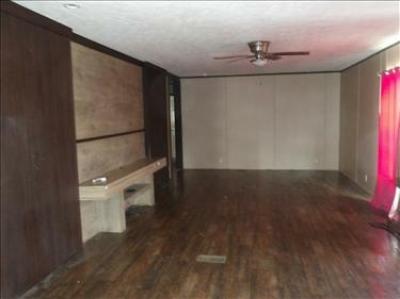 Photo 3 of 5 of home located at 661 Killona Dr Killona, LA 70057