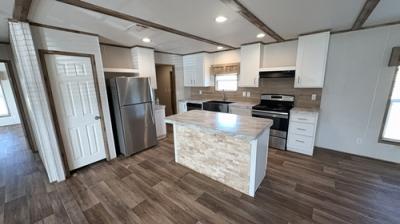 Photo 3 of 24 of home located at 103 Cielo Lindo Dr Elgin, TX 78621