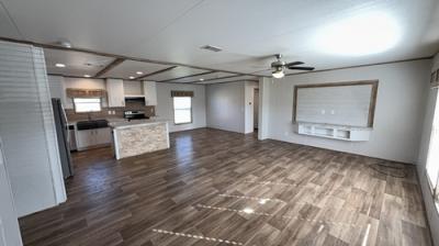 Photo 4 of 24 of home located at 103 Cielo Lindo Dr Elgin, TX 78621
