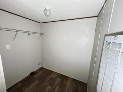 Photo 4 of 11 of home located at 3411 E Plantation Dr La Porte, TX 77571