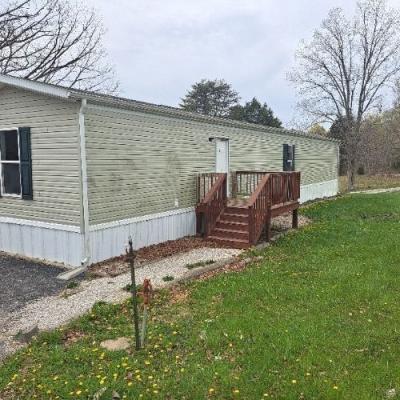 Photo 2 of 13 of home located at 9118 E State Road 356 Lexington, IN 47138