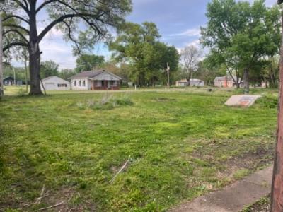 Photo 3 of 10 of home located at 110 N Kansas Mulberry, KS 66756