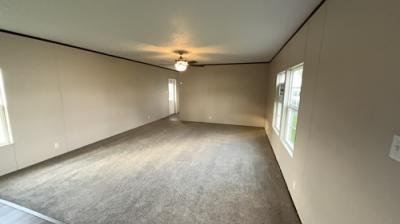 Photo 5 of 13 of home located at 315 Aspen Ln Winchester, KY 40391