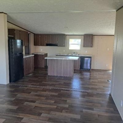 Photo 4 of 13 of home located at 2416 Harbour Town Ct Evansville, IN 47715