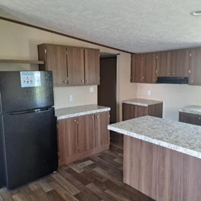 Photo 5 of 13 of home located at 2416 Harbour Town Ct Evansville, IN 47715
