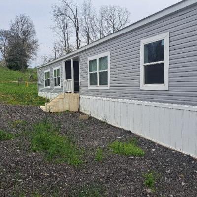 Photo 2 of 16 of home located at 12478 E Carter Rd Bloomfield, IN 47424