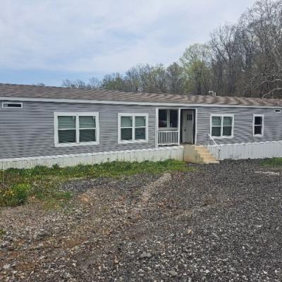 Photo 3 of 16 of home located at 12478 E Carter Rd Bloomfield, IN 47424