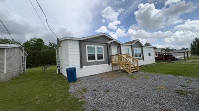 Mobile Home at 225 Liz Dr Saint Martinville, LA 70582