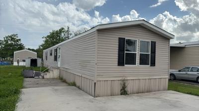 Mobile Home at 304 Rue Degravelle Lot 6 New Iberia, LA 70563