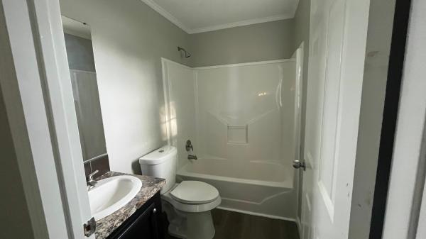 2017 Oak Creek Yes Mobile Home