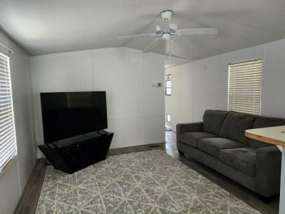 Photo 2 of 18 of home located at 32 Lakewood Ln. Fruitland Park, FL 34731