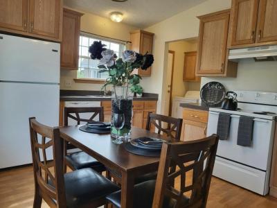 Photo 4 of 20 of home located at 181 Northshore Road Elgin, IL 60123