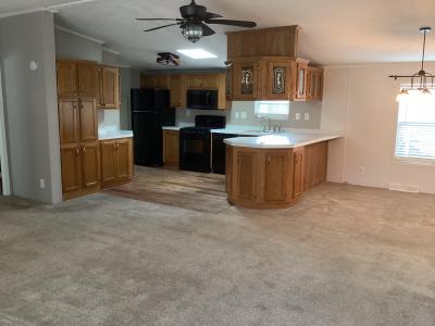 Photo 3 of 12 of home located at 6437 Laramie Dr Romulus, MI 48174